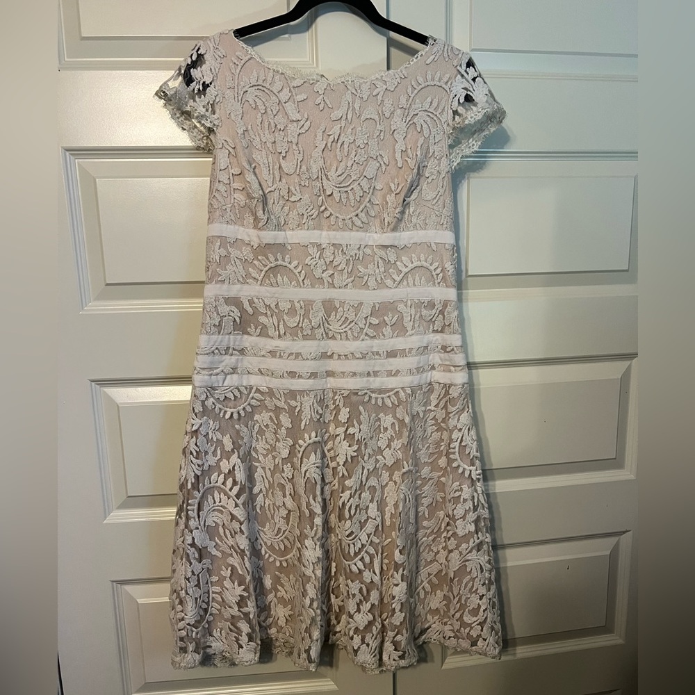 Gorgeous dress!